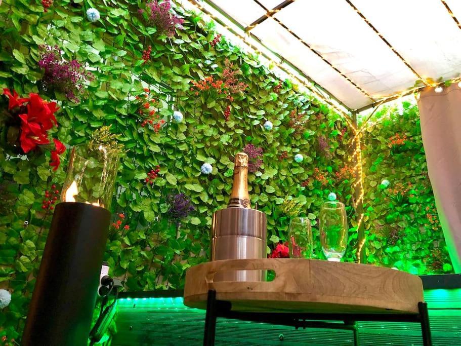 La Lover'S Jungle Pont-Sur-Yonne Exterior photo