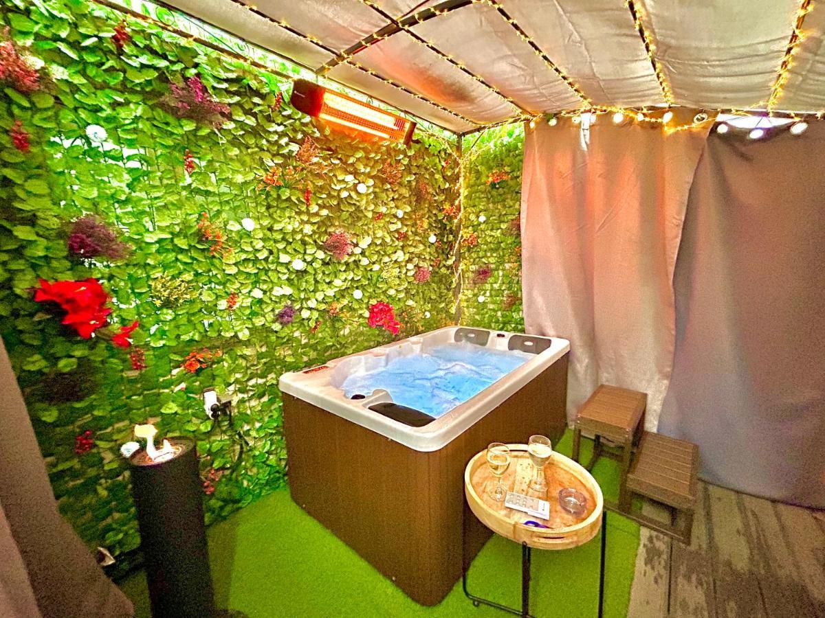 La Lover'S Jungle Pont-Sur-Yonne Exterior photo