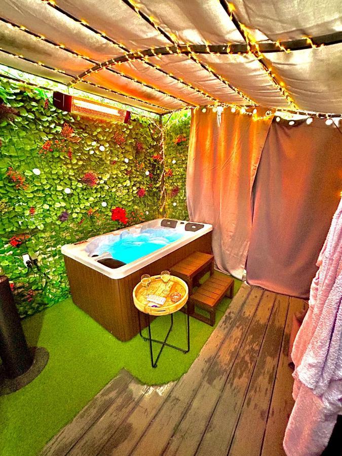 La Lover'S Jungle Pont-Sur-Yonne Exterior photo